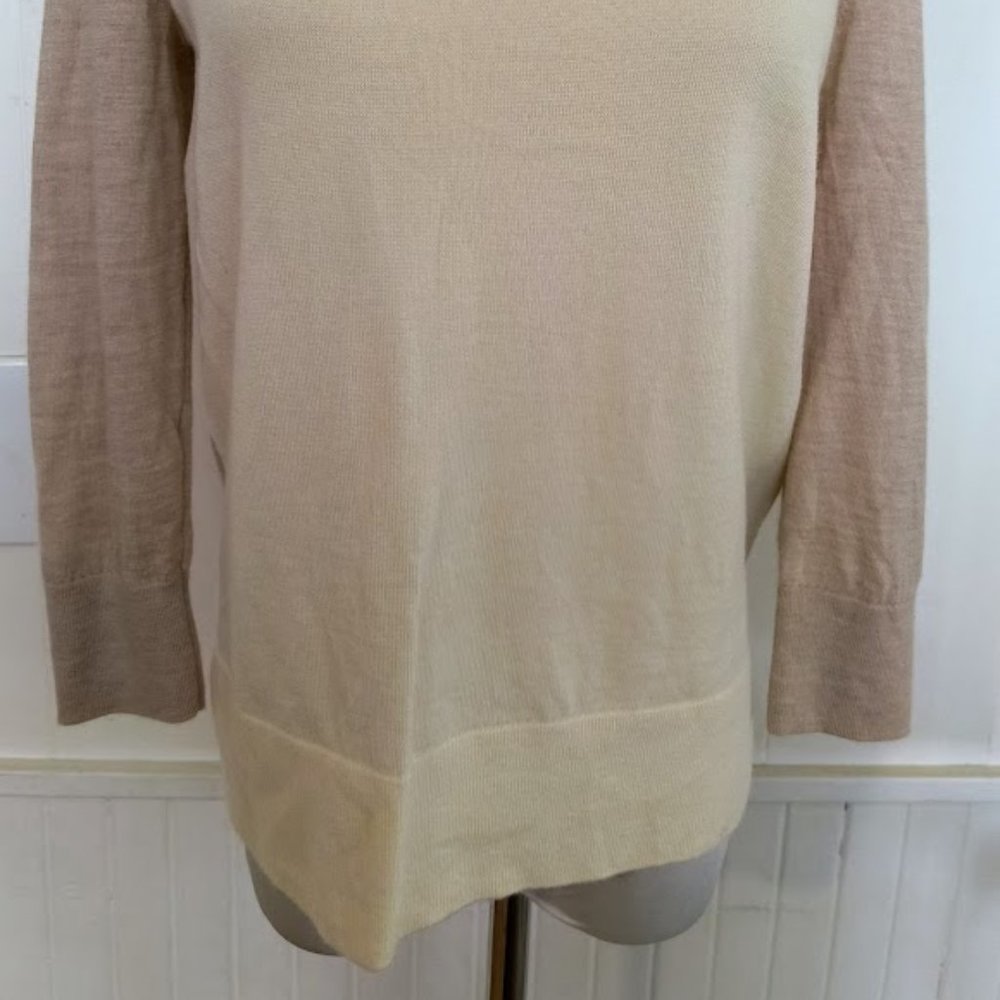 Banana Republic Extra Fine Merino Wool Blend Raglan Sweater - Picture 4 of 6